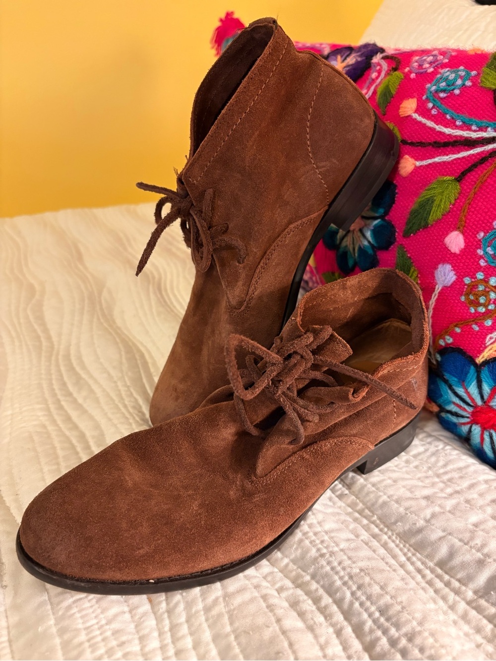 Frye Women's Chestnut Suede Chukka Boots